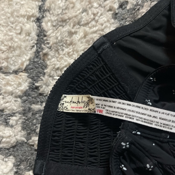 Top - Picture 3 of 4